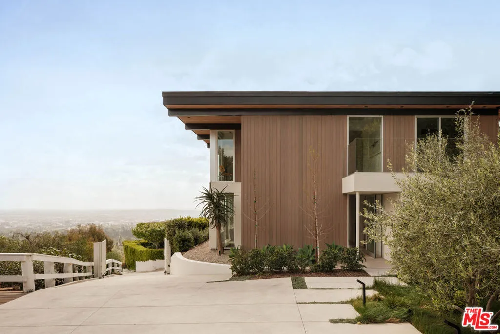 9885 Beverly Grove Drive, Beverly Hills, California 90210 home-pic-20